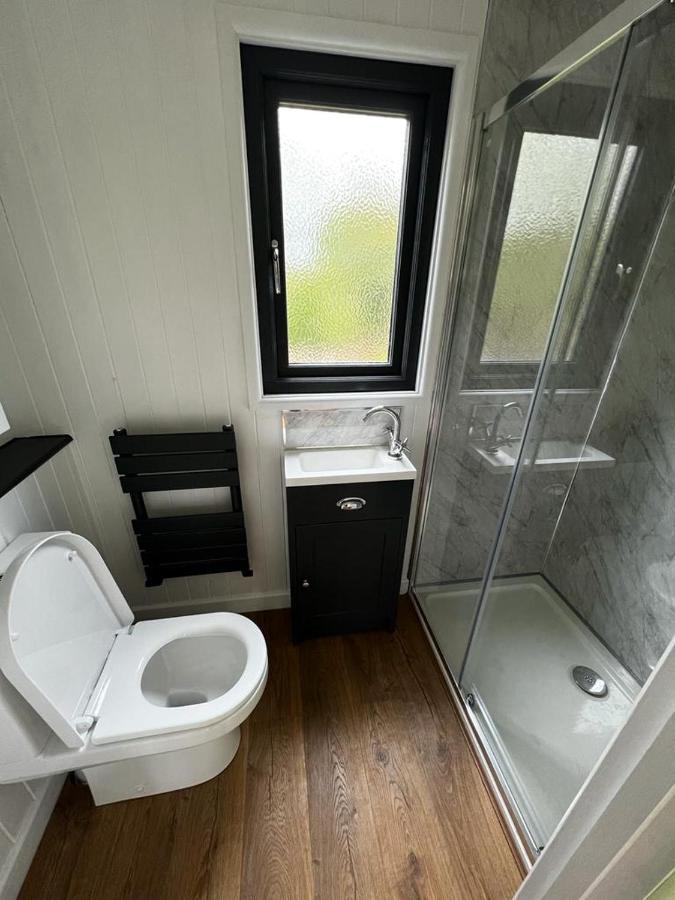 Hettie Luxury Shepherds Hut Semley Extérieur photo