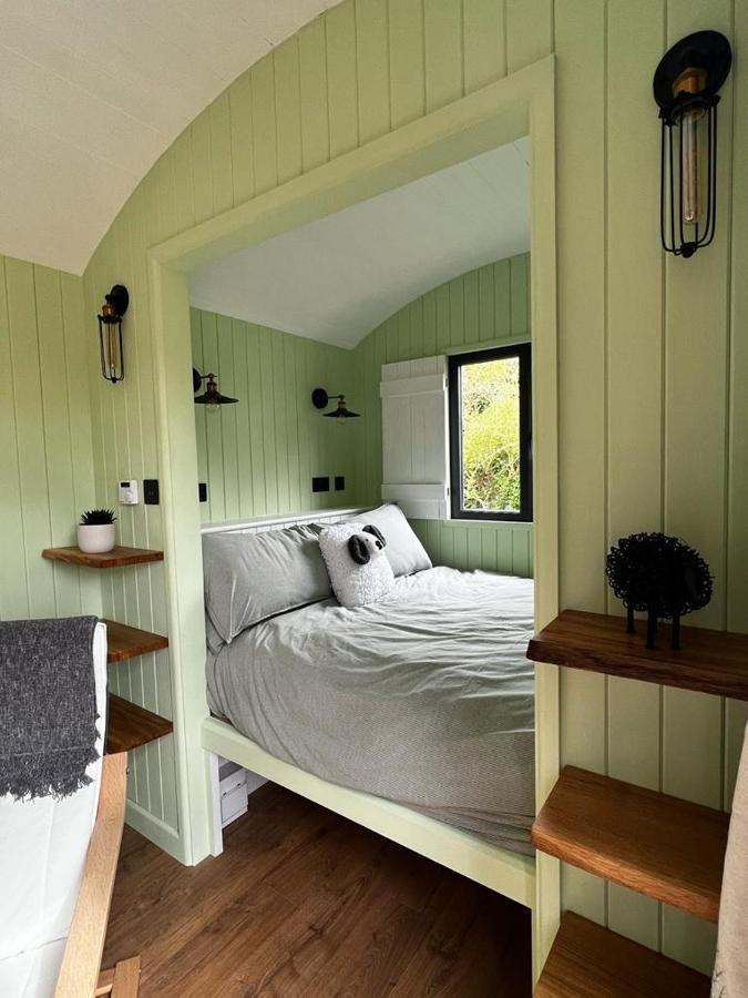Hettie Luxury Shepherds Hut Semley Extérieur photo
